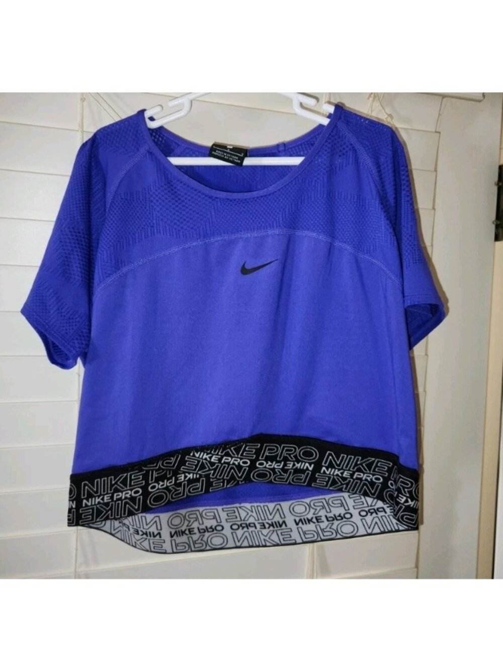 NIKE PRO Womens Large PURPLE Dri-FIT Crop Top Short Sleeve Workout Training